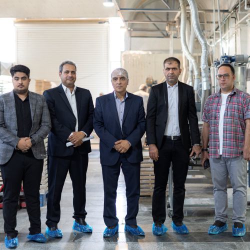 بازدید نماینده محترم فروش محصولات شرکت در استان اصفهان از خط تولید